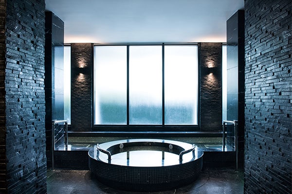 WorldHotels Luxury, White Swan Spa Tub