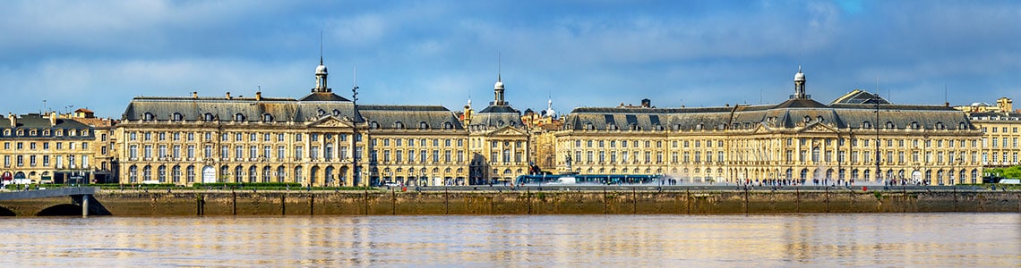 Place de la Bourse and the Garonne river in Bordeaux