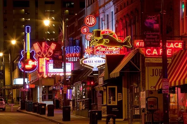 fresh lobster served in the Maritime provinces