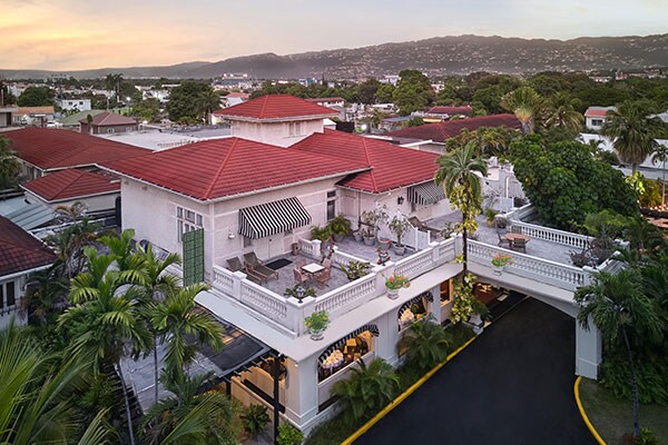 Exterior Terra Nova, BW Premier Collection